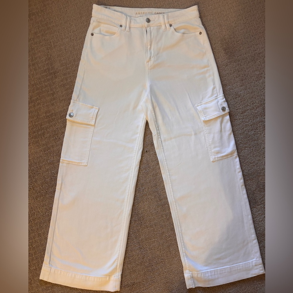 AE White Stretch Super High-Waisted Cargo Baggy Wide-Leg Jean SIZE 10 SHORT